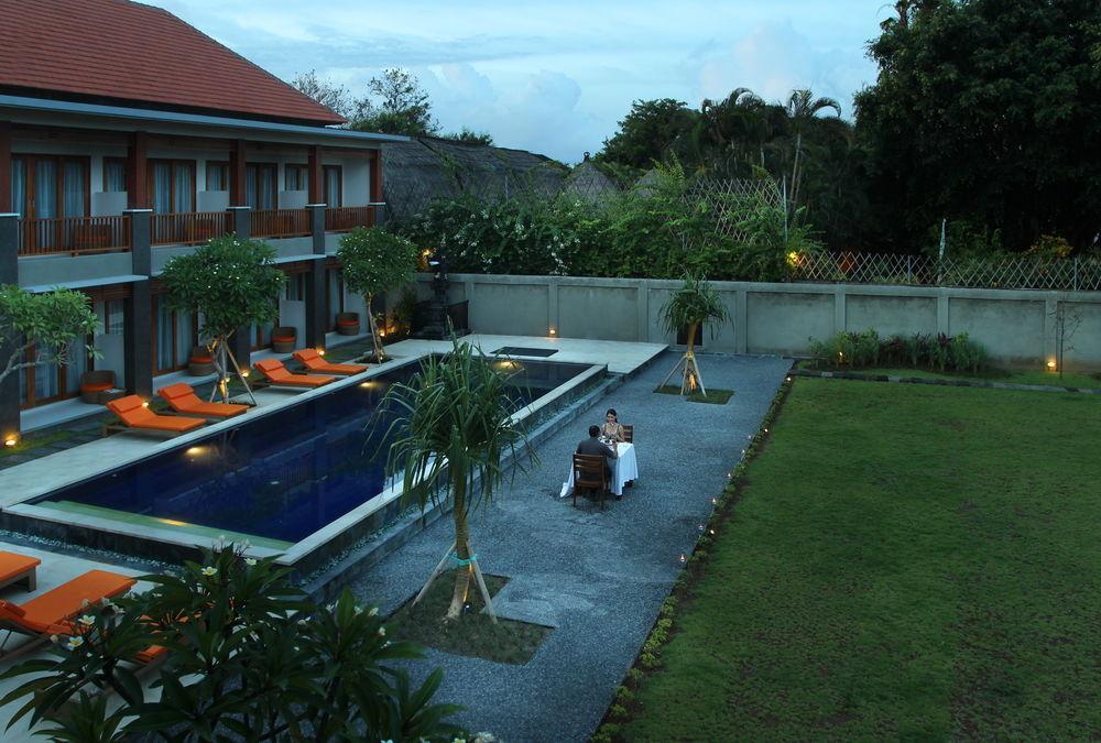 Kubu Cempaka Seminyak Hotel Exterior photo