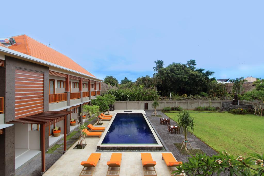 Kubu Cempaka Seminyak Hotel Exterior photo