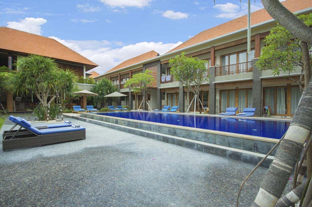 Kubu Cempaka Seminyak Hotel Exterior photo