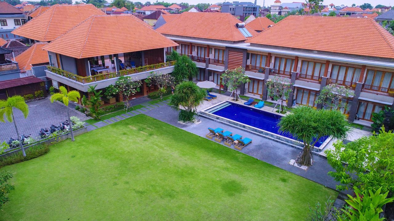 Kubu Cempaka Seminyak Hotel Exterior photo